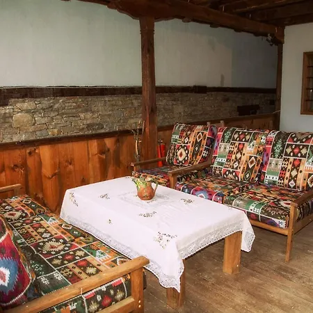 Gasthof Family Byalata Kashta 3*