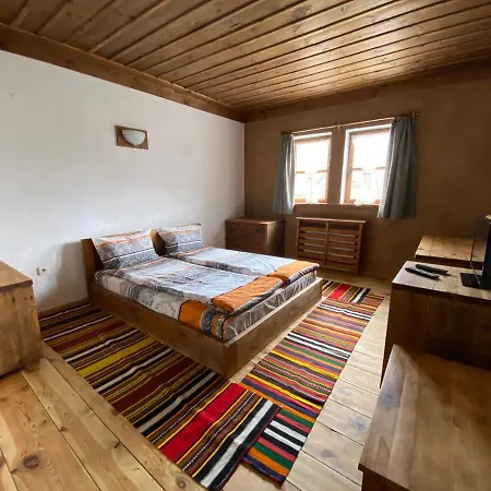 Πανσιόν Family Byalata Kashta 3*